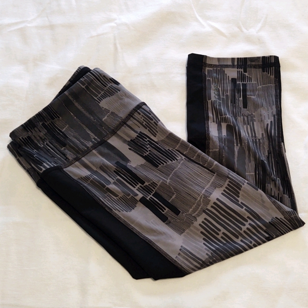 Women's Large Brooks athletic leggings
